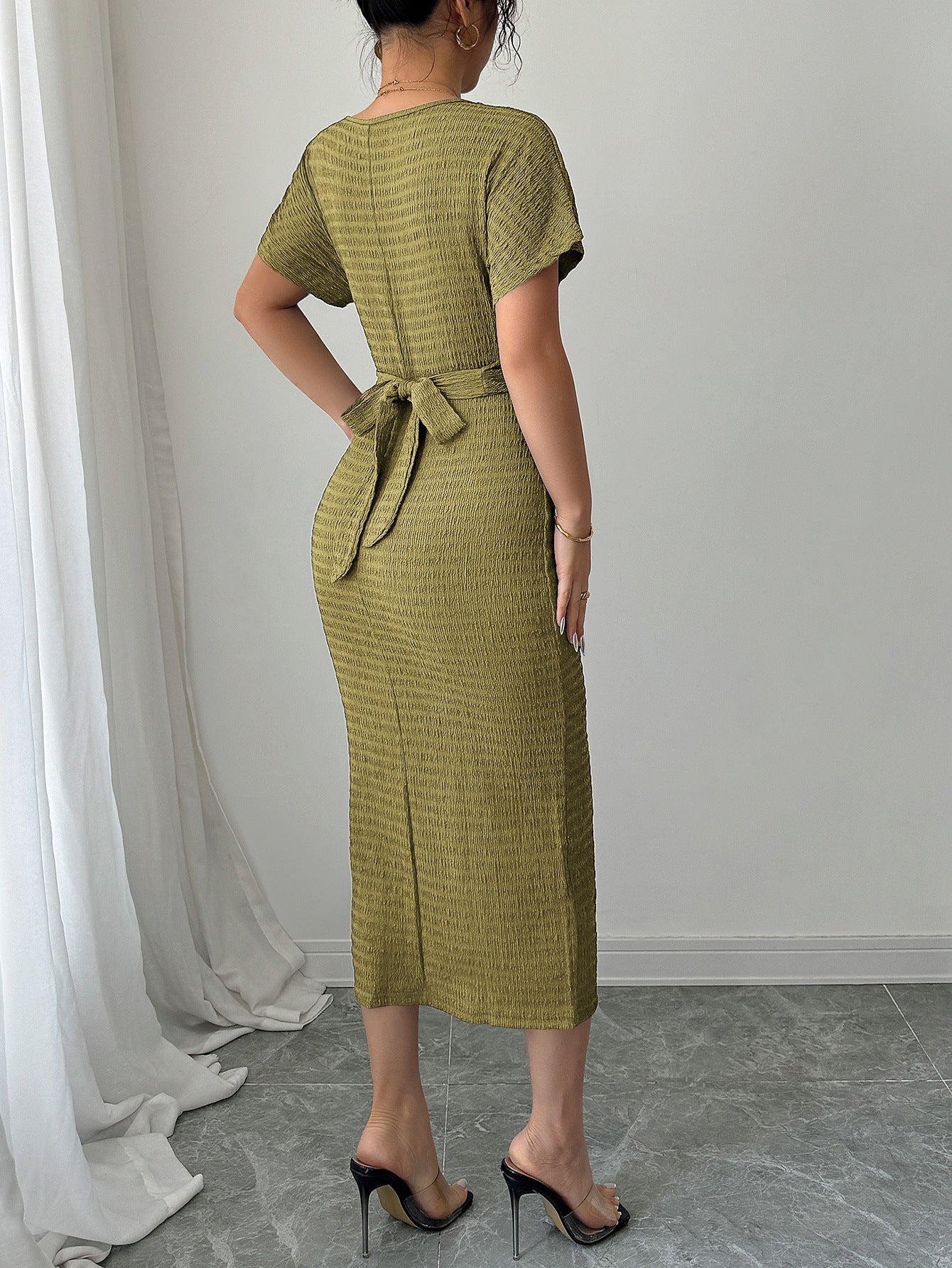 Women's Ribbed Knit Midi Dress with Short Sleeves – Elegant Slim Fit